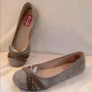 Women’s Pop flats size 8